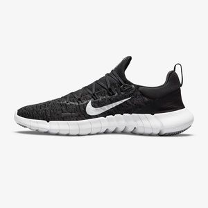 womens Nike free runs size 9 in black